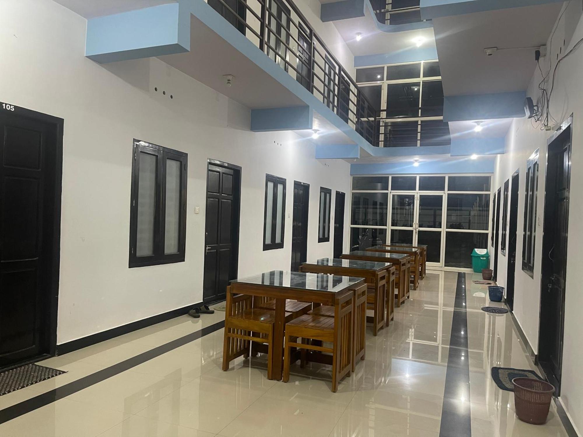 Nilastay Emirates Kazhakuttam Exterior photo